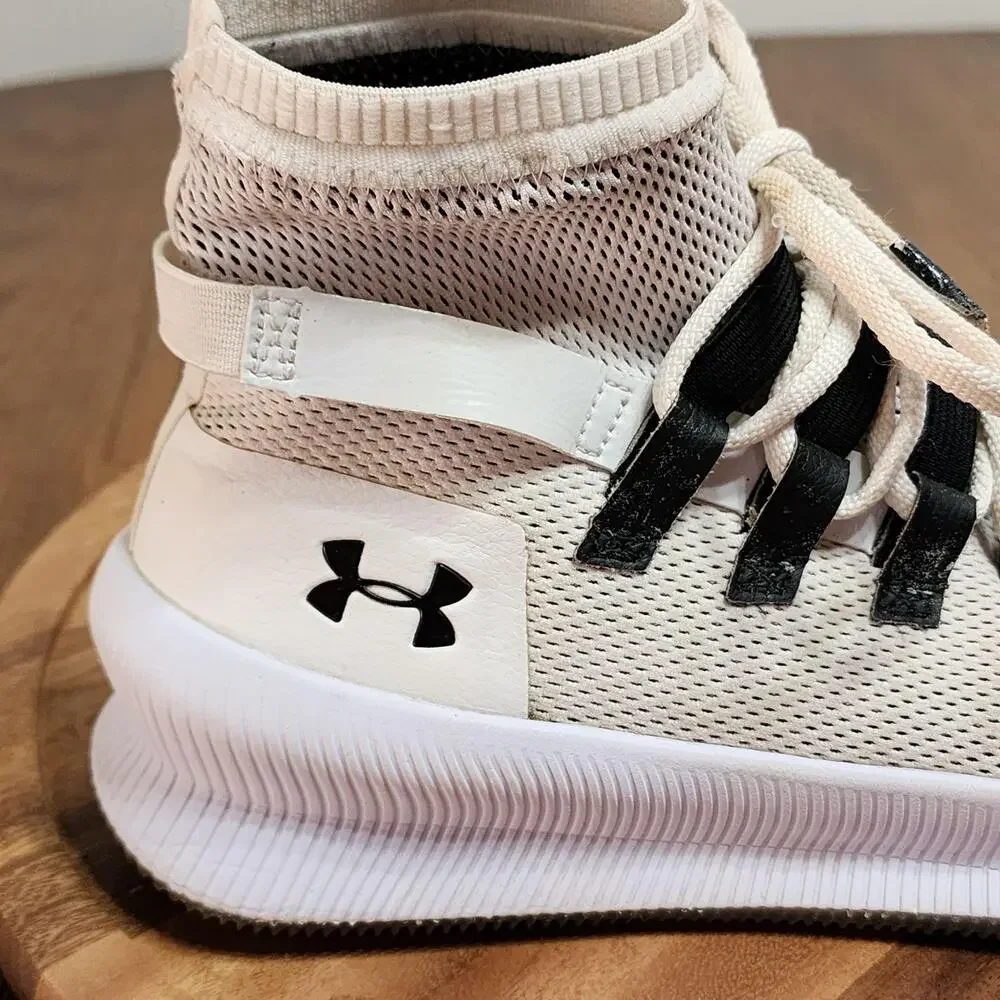 Under Armour Basketball Shoes Mens Size 8 White High Top Sneakers 3020616-100